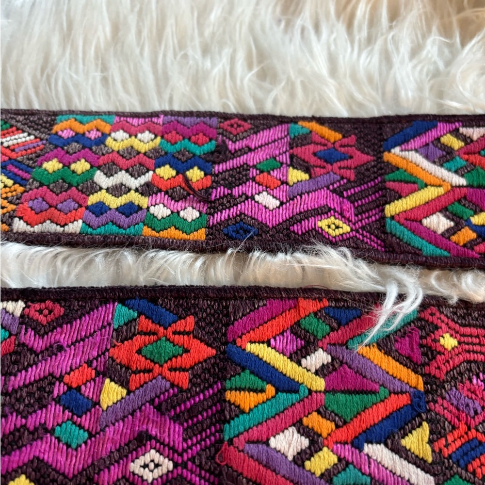 Colorful Geometric Patterned Hiptipico Straps - Picture 4 of 11